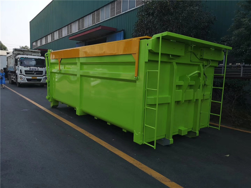 20方移動壓縮垃圾箱操作面板設有防護裝置，安全可靠