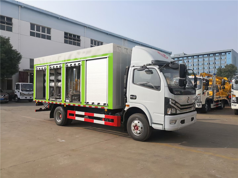 東風天錦清洗吸污車吸污罐體材質的是優質8mm武鋼碳鋼板材