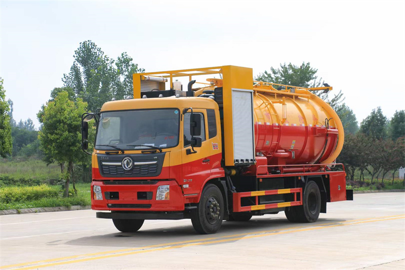 市?搶政?修，救險(xiǎn)排澇利器東風(fēng)天錦清洗吸污車，市面上最暢?的銷?車型