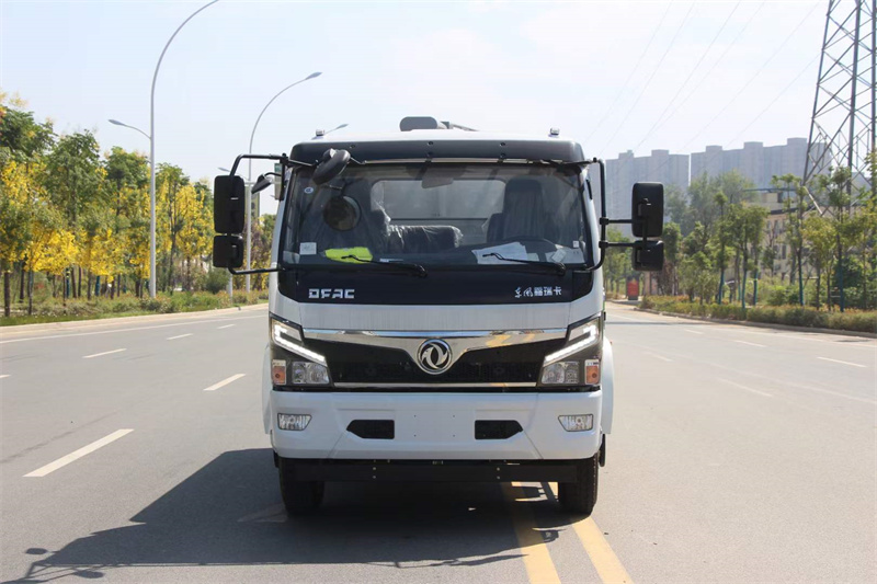 國(guó)六東風(fēng)福瑞卡8.5方吸糞車(chē)