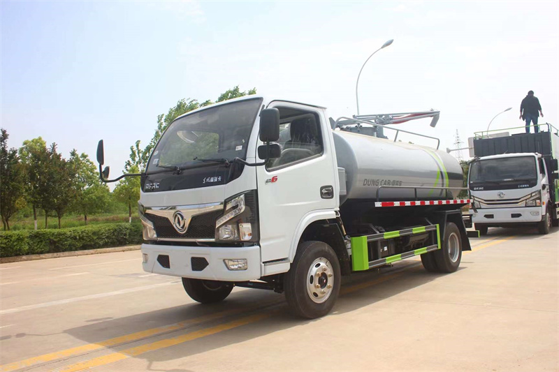 東風(fēng)小福瑞卡5方吸糞車(chē)